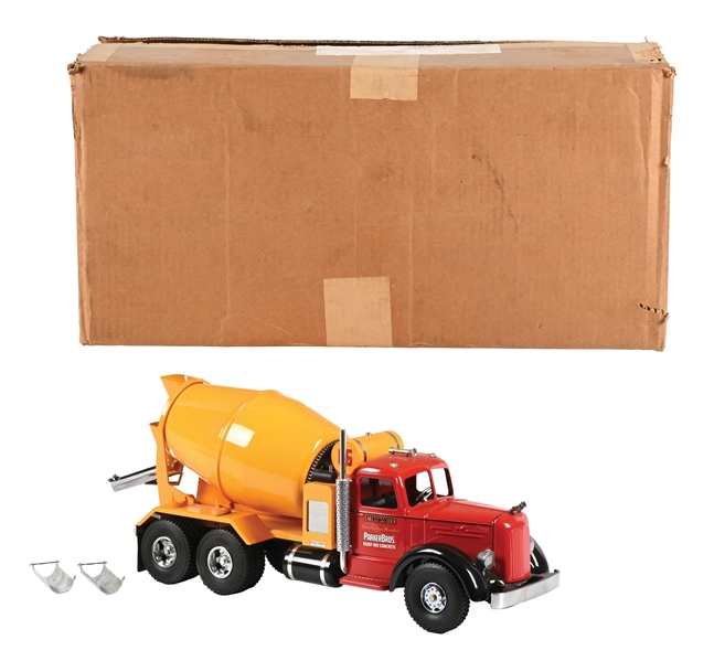 FRED THOMPSON SMITH MILLER PARKER BROS. CEMENT MIXER WITH BOX