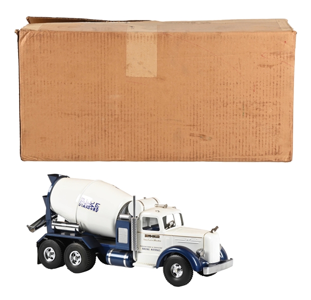 FRED THOMPSON SMITH MILLER BLUE DIAMOND CEMENT MIXER WITH BOX