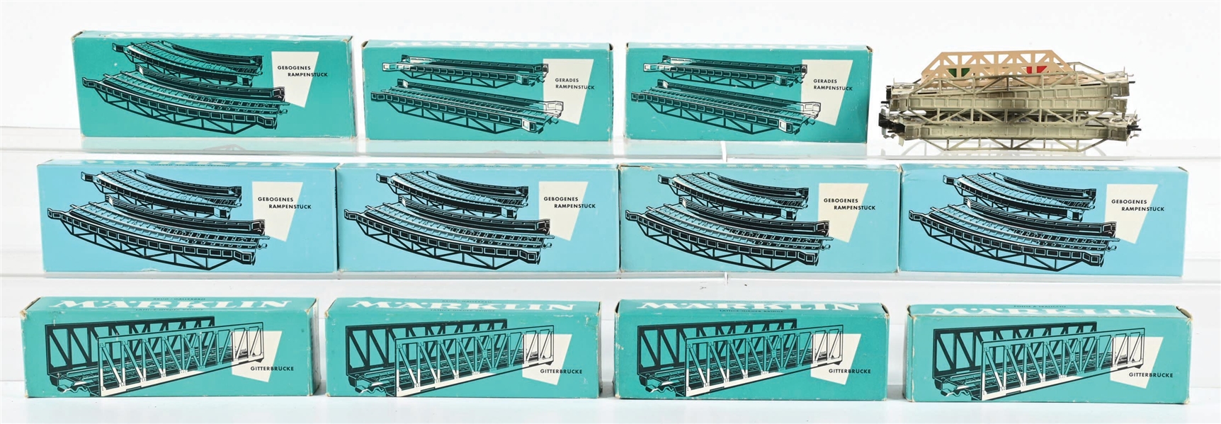LOT OF 11: BOXED AND LOOSE MARKLIN HO-GA. ASSORTED TRAIN TRACKS