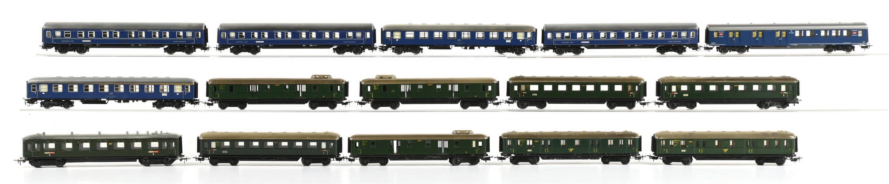 LOT OF 15: MARKLIN HO-GA. ASSORTED PASSENGER CARS 