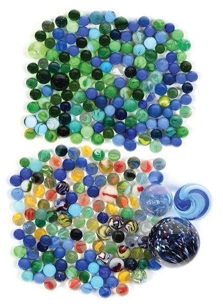 LARGE LOT OF MACHINE-MADE MARBLES 