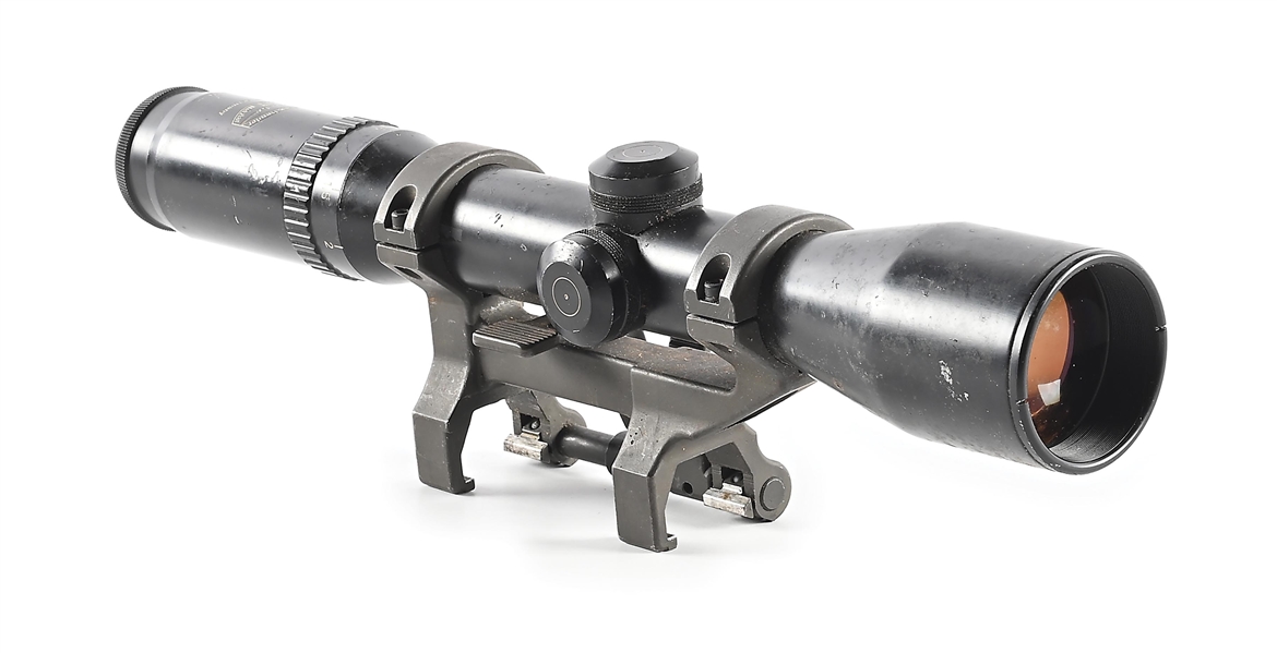 WEST GERMAN SCHMIDT & BENDER 1.5-6X SCOPE ON STANAG MOUNT.