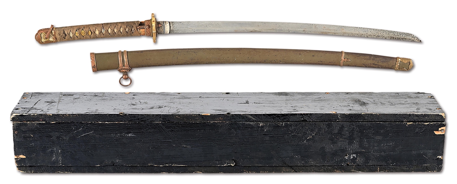 BRINGBACK JAPANESE GUNTO IN CRATE WITH A SIGNATURE FOR SECOND GENERATION OMI DAIJO TADAHIRO. 