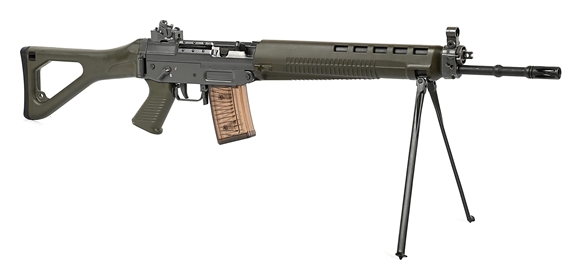 (M) SCARCE SIG SG 550-2 SP SEMI-AUTOMATIC RIFLE WITH CASE.