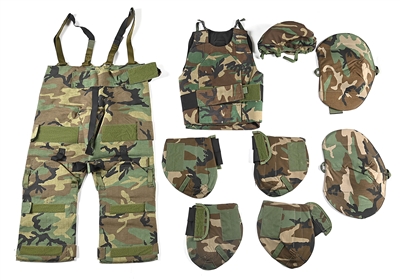 US ARMY WOODLAND CAMOUFLAGE BALLISTIC COUNTERMINE ENSEMBLE.