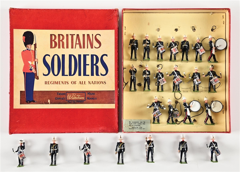W. BRITAINS NO. 2115 ROYAL MARINES DRUMS & BUGLES 24-PIECE ASSORTMENT W/ BOX