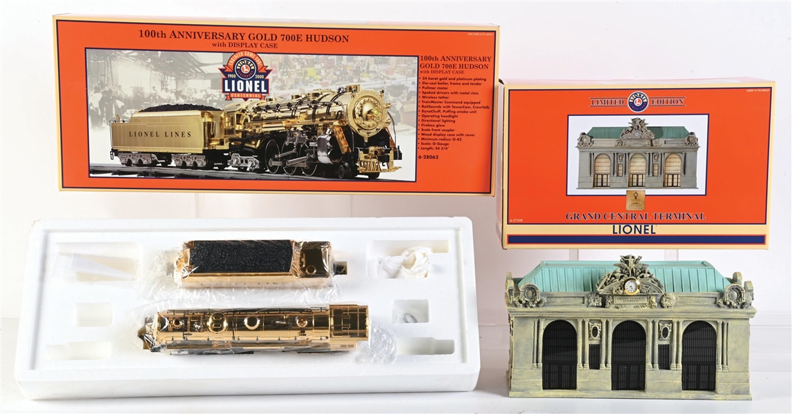 LOT OF 3: LIONEL O-GA. 100TH ANNIVERSARY GOLD 700E HUDSON W/ DISPLAY AND GRAND CENTRAL TERMINAL