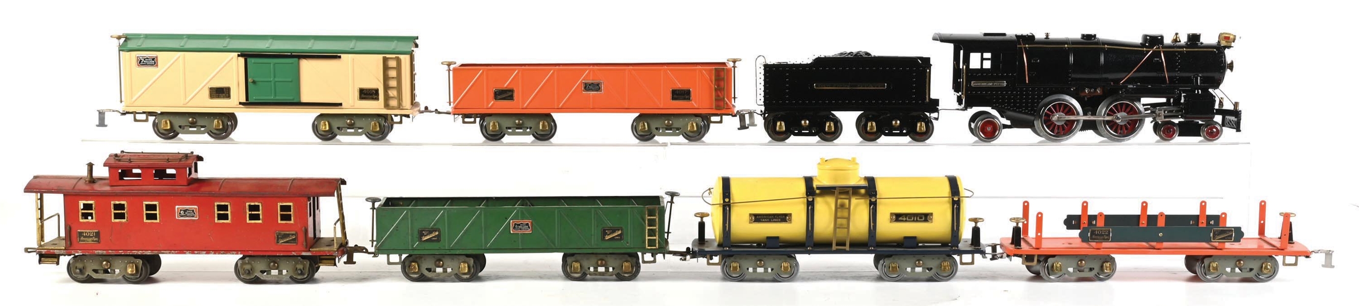 LOT OF 8: PRE-WAR AMERICAN FLYER STANDARD GA. STEAM LOCOMOTIVE WITH TENDER AND FREIGHT CARS