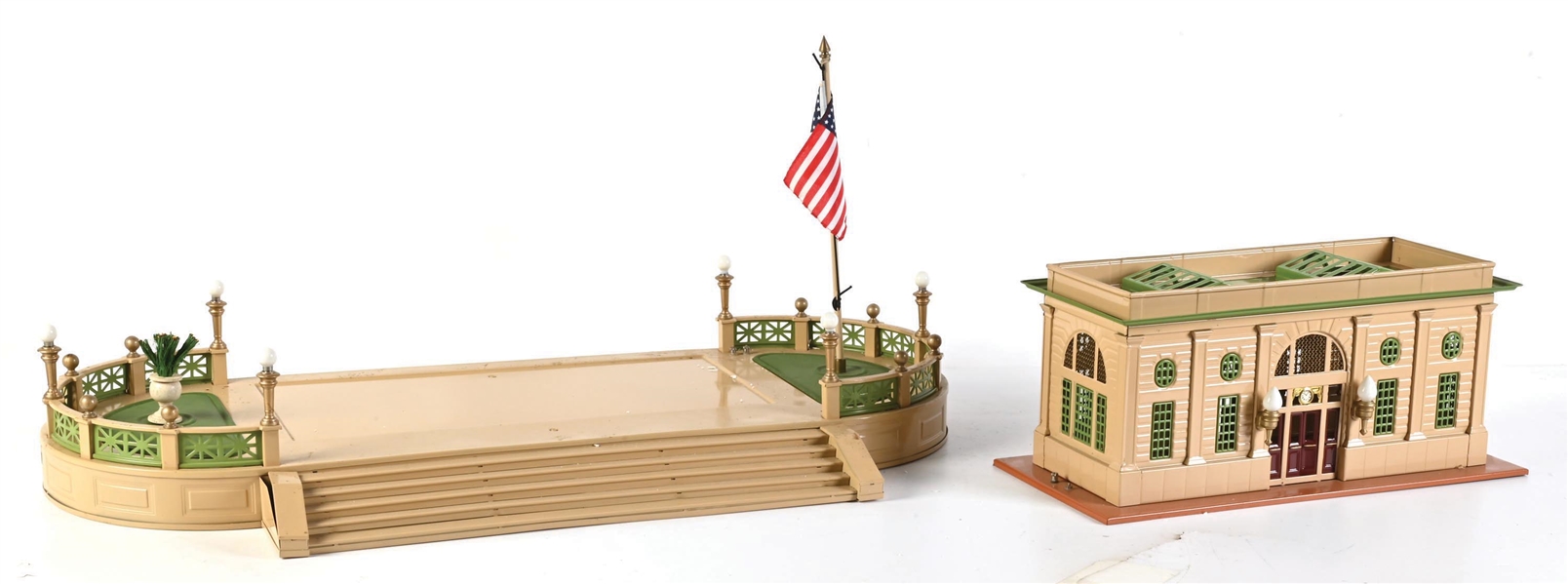 T-REPRODUCTIONS NO. 129-B STEEL TRAIN TERRACE AND NO. 116 STATION