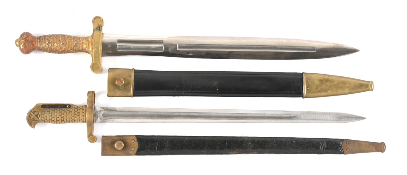 LOT OF 2: US CIVIL WAR M1832 ARTILLERY SHORT SWORD AND M1870 ROLLING BLOCK SABER BAYONET.
