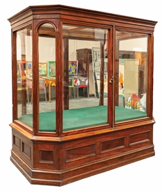 LARGE MAHOGANY WOODEN GLASS DISPAY CASE