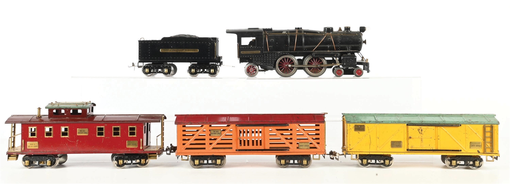 PRE-WAR IVES STANDARD GA. NO. 1134 STEAM LOCOMOTIVE & TENDER W/ 3 FREIGHT CARS