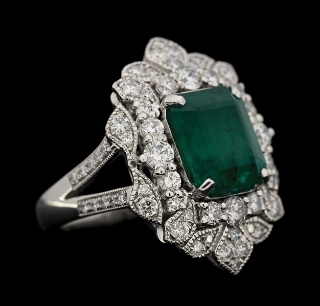 PLATINUM EMERALD & DIAMOND RING W/GIA REPORT