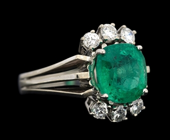 14K WHITE GOLD EMERALD & DIAMOND RING W/REPORT