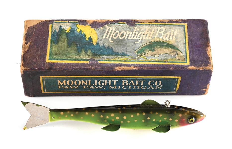 MOONLIGHT LARGE SPEARING DECOY IN GREEN WITH GOLD DOTS