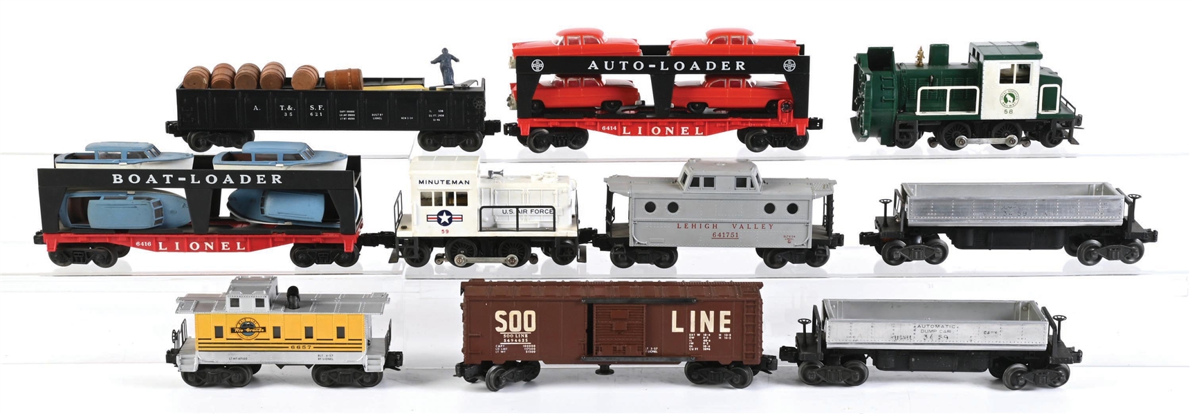 LOT OF 10: ASSORTED LIONEL O-GA. SWITCHER LOCOMOTIVES AND FREIGHT CARS