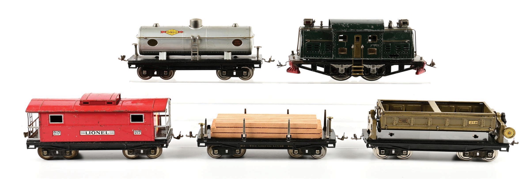 PRE-WAR LIONEL STANDARD GA. NO. 380 ELECTRIC LOCOMOTIVE & 4 ASSORTED 200-SERIES FREIGHT CARS