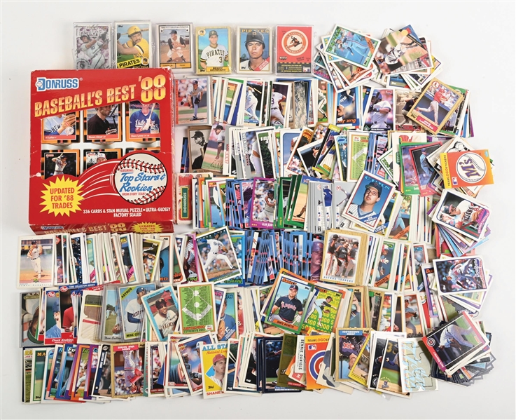 LARGE LOT OF LATER MOSTLY 1970S & NEWER VARIOUS BASEBALL CARDS 