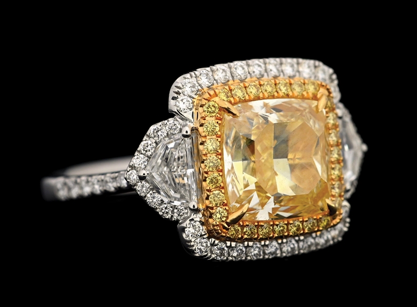 18K T/T GOLD 3.21CT FANCY YELLOW DIAMOND RING W/GIA REPORT