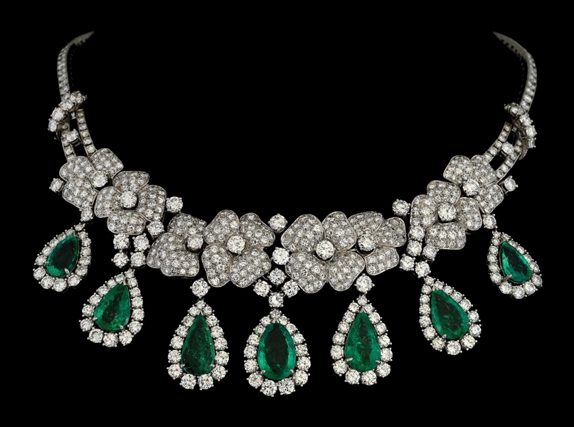 PLATINUM EMERALD & DIAMOND FLOWER ESTATE NECKLACE