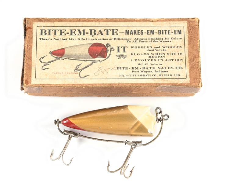 REVOLVING BITE-EM-BATE IN RARE PICTURE BOX