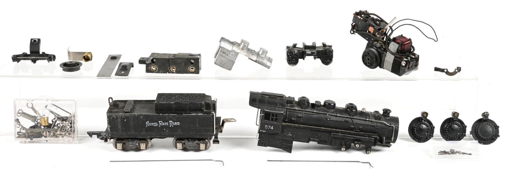 PRE-WAR AMERICAN FLYER O-GA. NO. 574 NICKEL PLATE ROAD 0-8-0 STEAM SWITCHER LOCOMOTIVE & TENDER FOR PARTS OR RESTORATION
