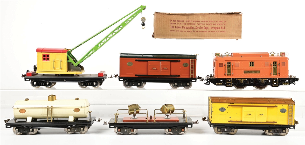 LOT OF 6: PRE-WAR LIONEL STANDARD GA. NO. 9U BILD-A-LOCO ELECTRIC LOCOMOTIVE & 5 ASSORTED 200-SERIES FREIGHT CARS