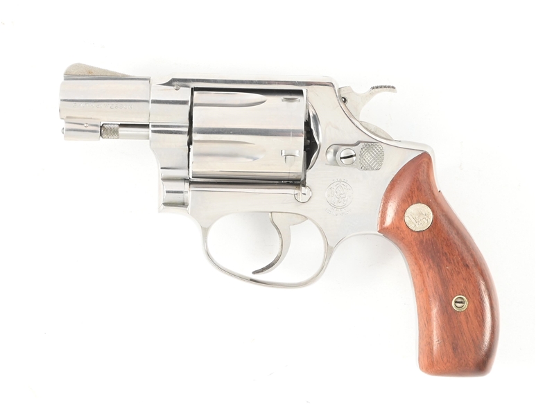 (C) SMITH & WESSON MODEL 60 CHIEFS SPECIAL DOUBLE ACTION REVOLVER WITH BOX