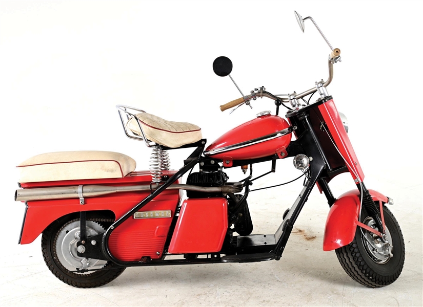 1960 CUSHMAN SUPER EAGLE MOTOR SCOOTER
