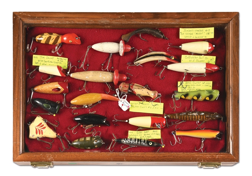 17 WOOD LURES IN A GLASS CASE