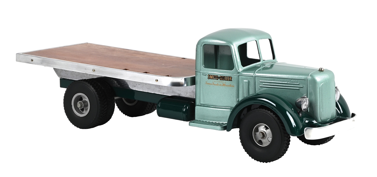 SMITH MILLER PRESSED STEEL LIGHT-GREEN FLATBED MATERIALS TRUCK W/ BOX