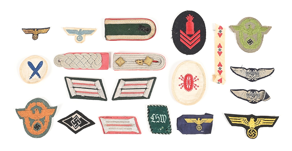 LOT OF MISCELLANEOUS GERMAN WWII INSIGNIA.