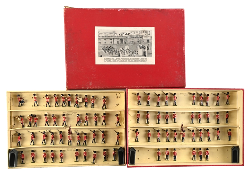 W. BRITAIN CHANGING OF THE GUARD AT BUCKINGHAM PALACE SCOTS & COLDSTREAM SET NO. 9424 IN BOX