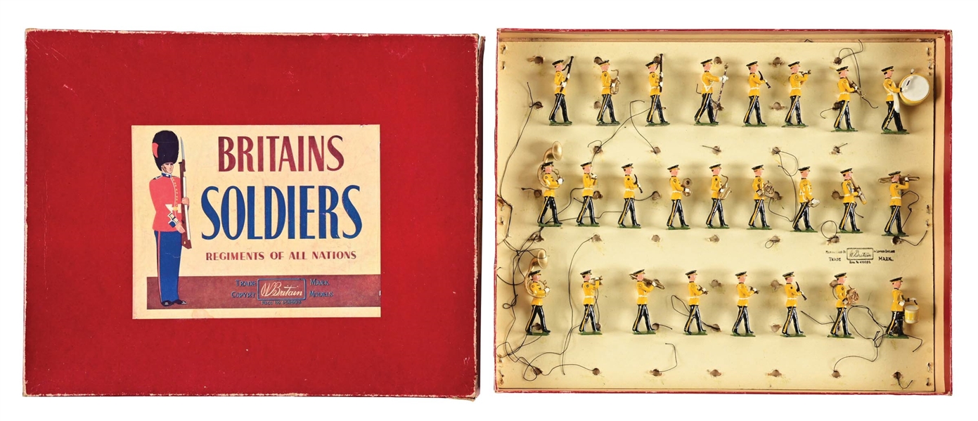 W. BRITAINS BAND U.S.A. MILITARY YELLOW JACKETS NO. 9478 IN BOX