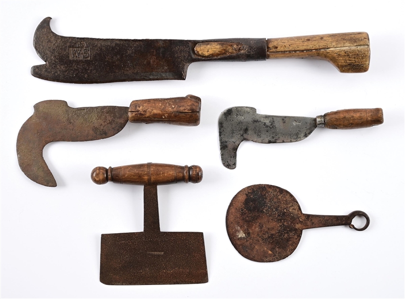 LOT OF 5: REVOLUTIONARY WAR FASCINE KNIVES AND SKINNING KNIVES.