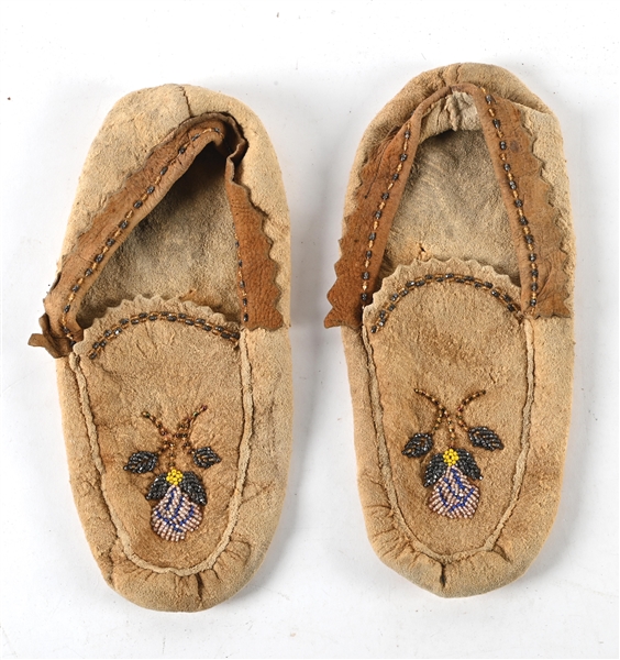BLACKFOOT MOOSEHIDE MOCCASINS