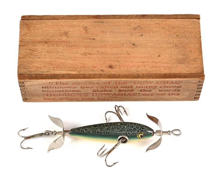 HEDDON MINNOW IN FANCY BACK IN WOOD BOX